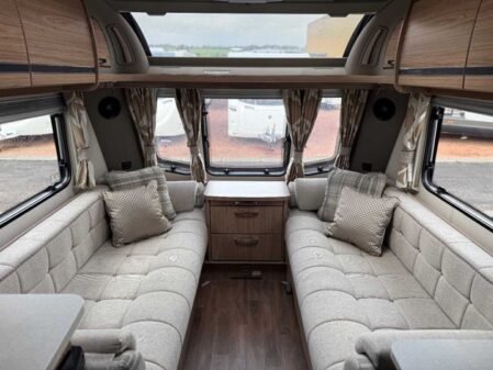 2016 Coachman VIP 520