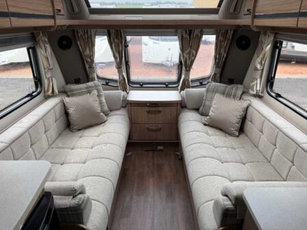 2016 Coachman VIP 520