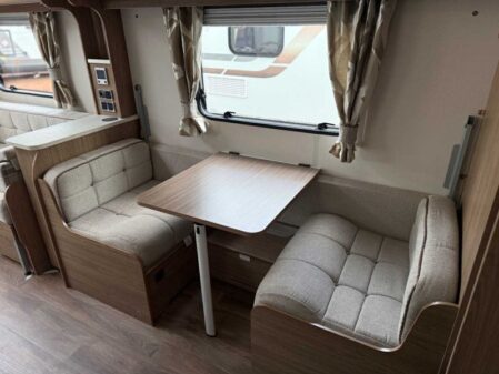 2016 Coachman VIP 520