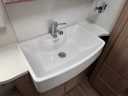 2016 Coachman VIP 520
