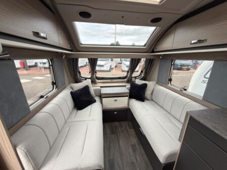 2027 Swift Challenger 560