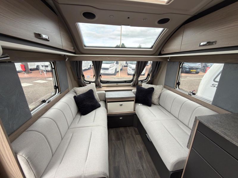 2027 Swift Challenger 560