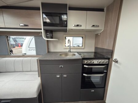 2027 Swift Challenger 560