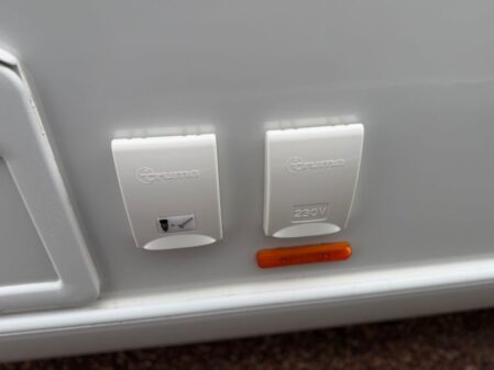 2025 Swift Challenger 480
Incl Mover