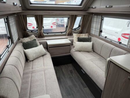 2025 Swift Challenger 480
Incl Mover