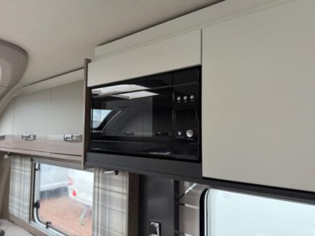 2025 Swift Challenger 480
Incl Mover
