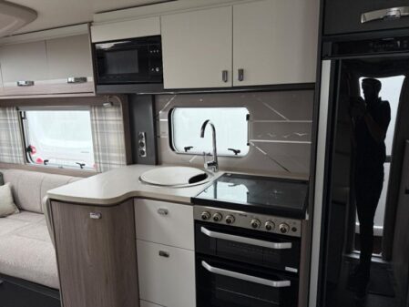 2025 Swift Challenger 480
Incl Mover