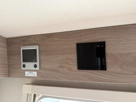 2025 Swift Challenger 480
Incl Mover
