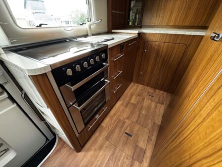 2017 Hymer B-Class 444 DL