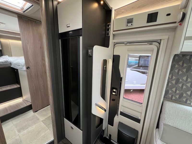 2024 Swift Escape 684